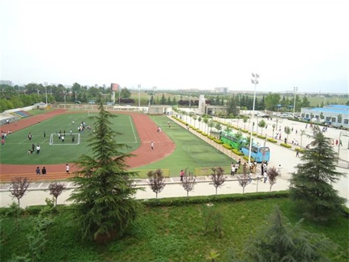 学院足球场